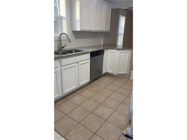 Building Photo - 726 Randolph Ave