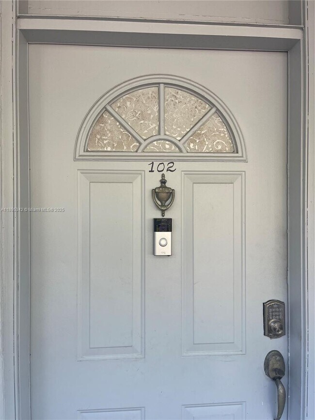 Foto del edificio - 3750 NE 169th St