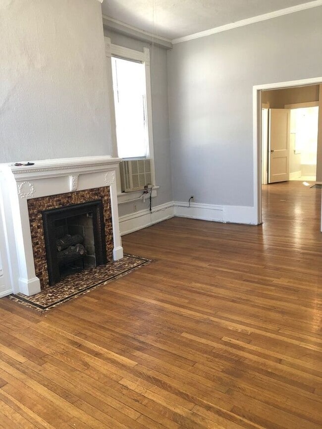 Building Photo - Spacious One Bed Dundee Park