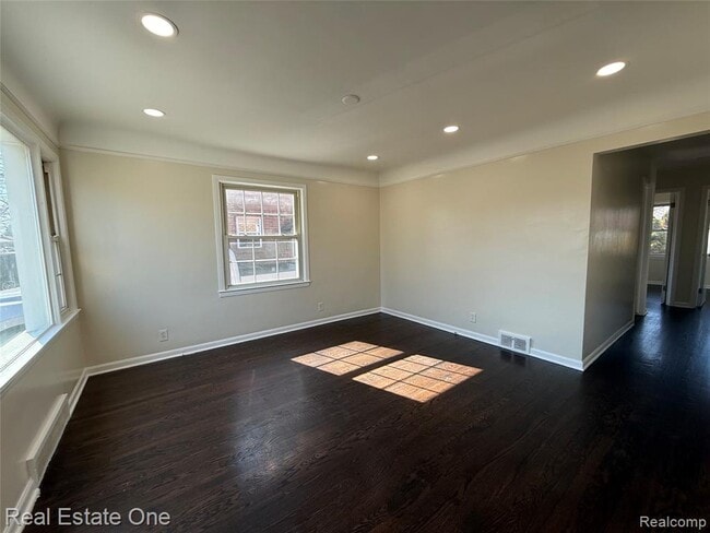 Foto del edificio - 6991 Colonial St