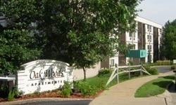 Primary Photo - Oak Woods Apartments