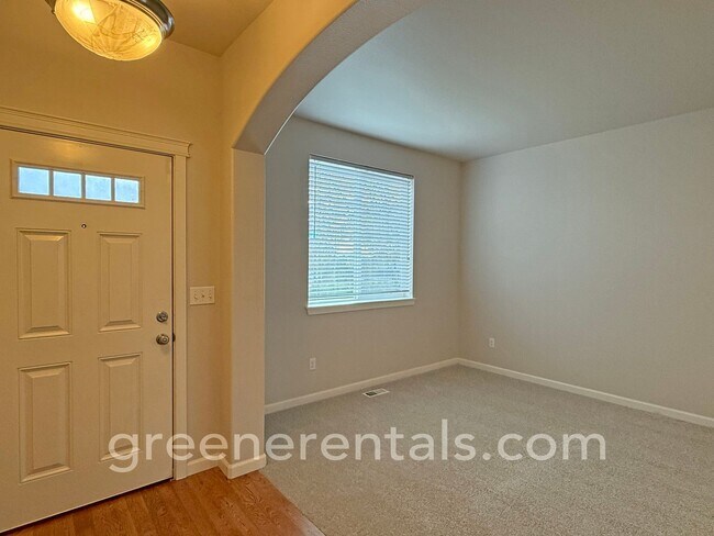 Foto del edificio - 4BR/2.5BA with Bonus Loft and Den in Lacey