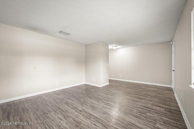 Building Photo - 6920 Torres Dr