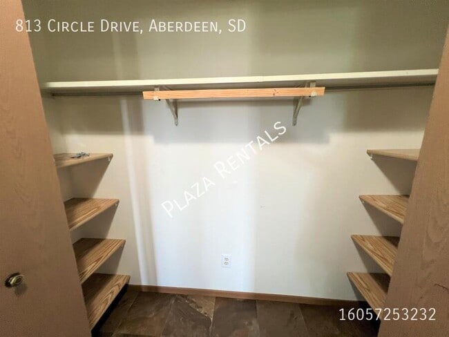 Building Photo - 307 11th Ave NW