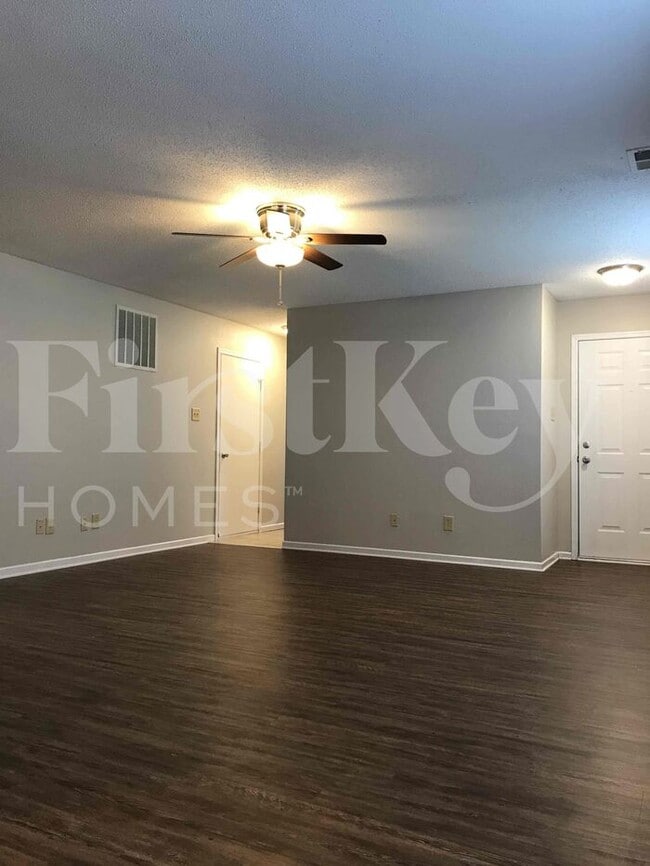 Building Photo - 1751 Blackmore Dr