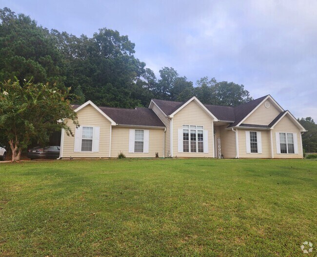 Lake Zackary Apartments for Rent with Utilities Included Newnan, GA