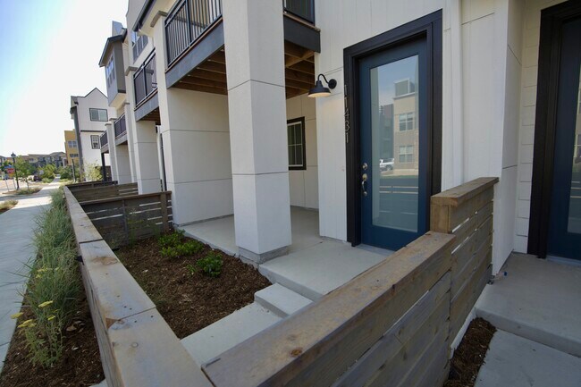 Building Photo - 11431 Colony Row