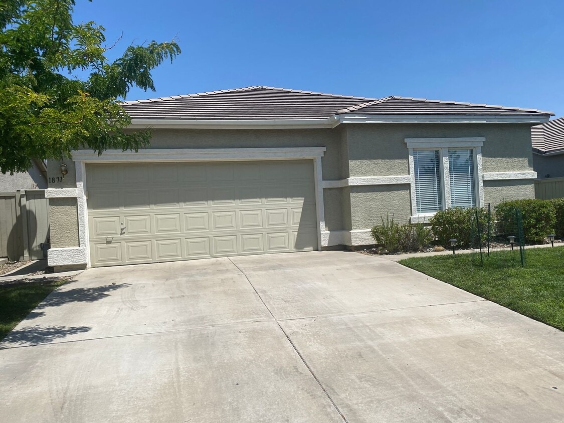 Primary Photo - Single Story Home in South Reno