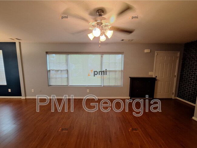 Foto del edificio - 1391 Lochland Rd SE