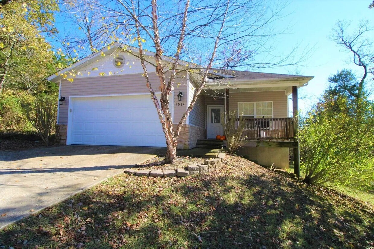 Primary Photo - 1014 Homestead Rd