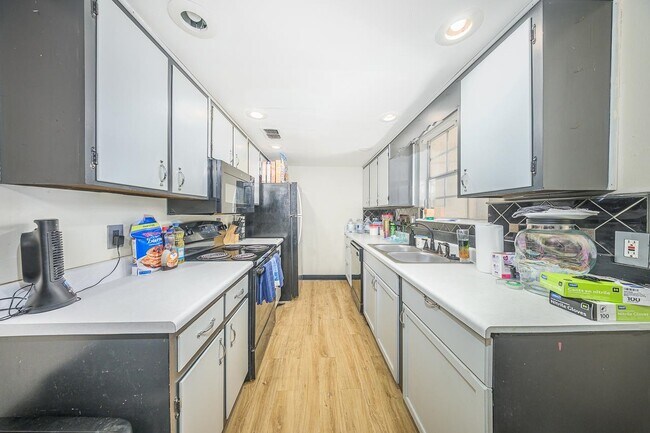 Foto del edificio - 1520 Pullen Rd