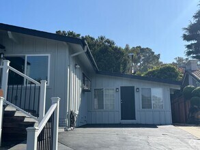 Building Photo - 457 Clubhouse Dr