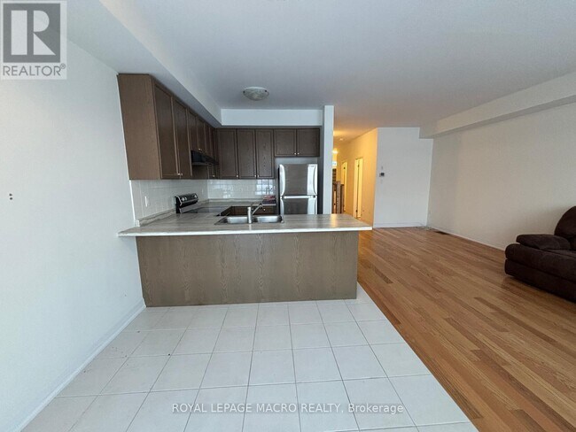 Building Photo - 106 Selection Hts