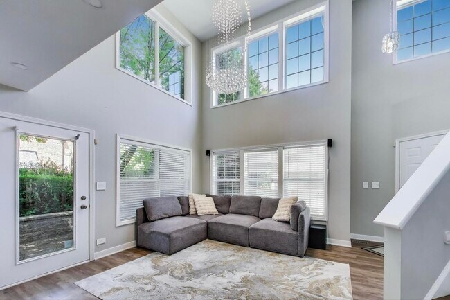 Building Photo - 4724 Lacey Ave