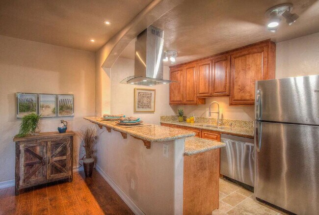 Building Photo - Bahama Palms, Newly Renovated Downtown Riverside Retreat!