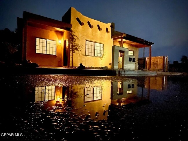 Building Photo - 9124 San Fernando Ct