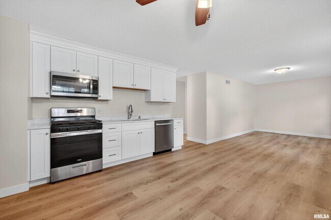 Foto del edificio - 3106 Maplecrest Rd