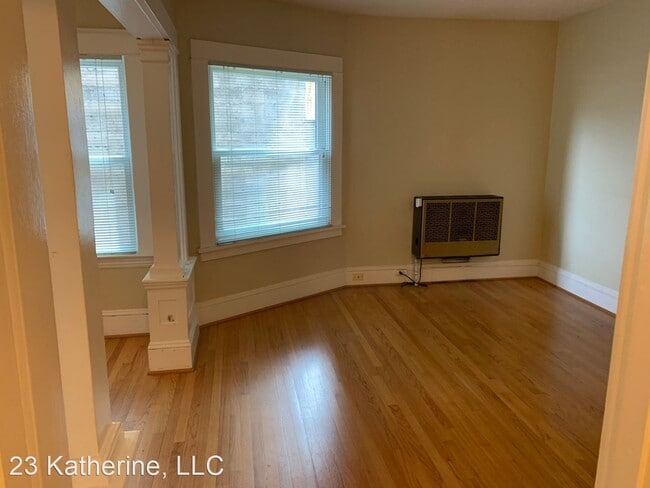 Building Photo - Studio, 1 bath Apartment - 621 NW 23rd Ave.