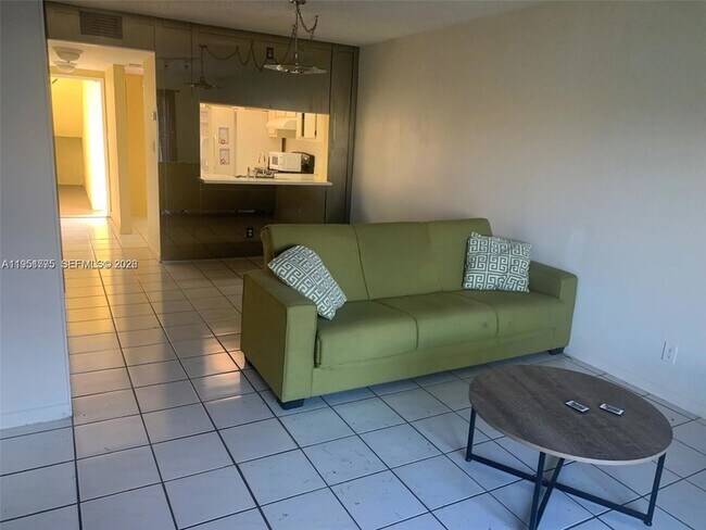 Foto del edificio - 10009 Winding Lake Rd