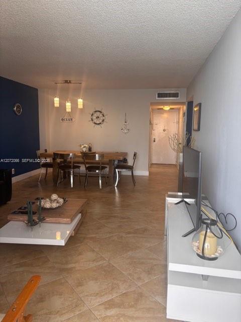 Foto del edificio - 3725 S Ocean Dr