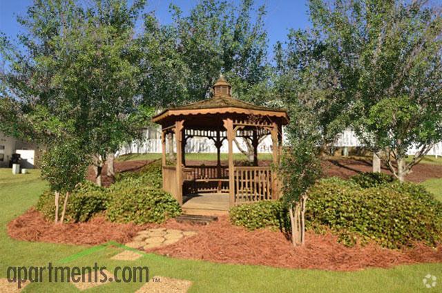 Patio - Oakgrove Townhomes