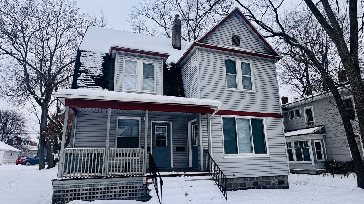 Primary Photo - 633 Livingston Ave NE