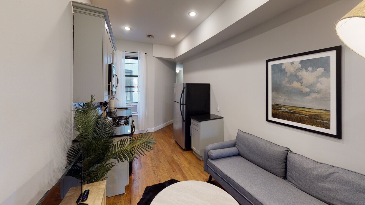 Photo - Private bedroom in 4 bed/1 bath Home