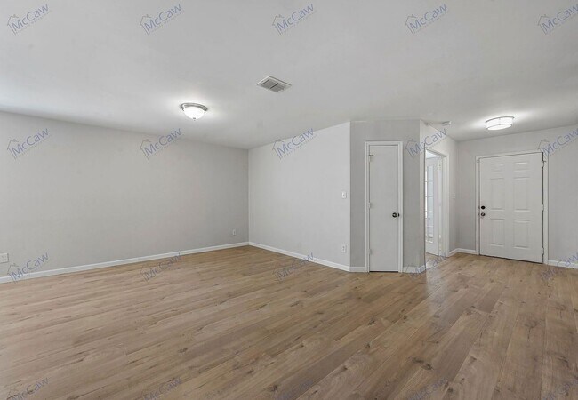 Building Photo - 4600 Cedar Crest Dr