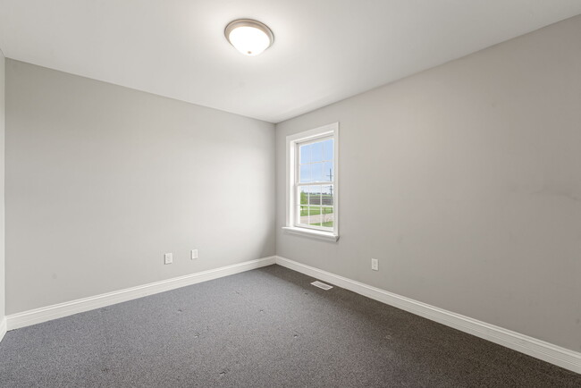 Building Photo - 412 N Grainger Ln