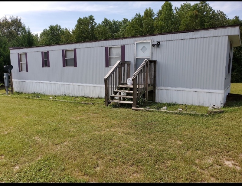 Primary Photo - 70 Buttercup Dr