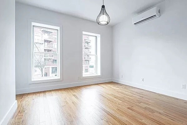 Foto del edificio - 363 Neptune Ave