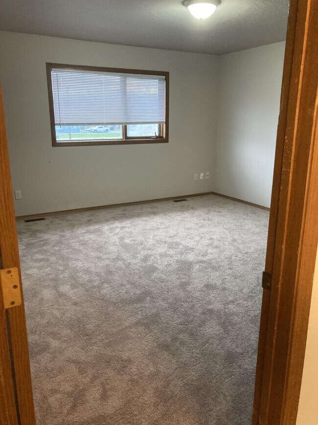 Building Photo - 6080 Gershmel Loop