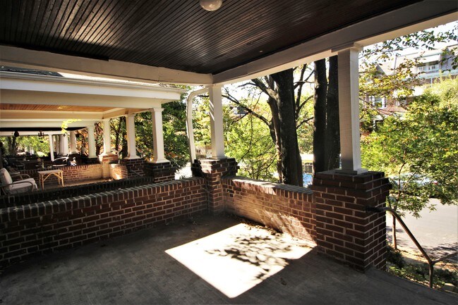 Building Photo - 3207 Guilford Ave