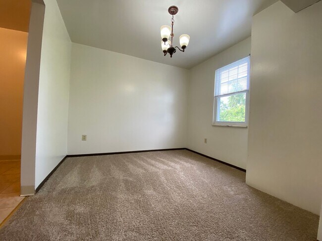 Foto del edificio - Wonderful 2BR at The Bellwood Manor!  Cent...