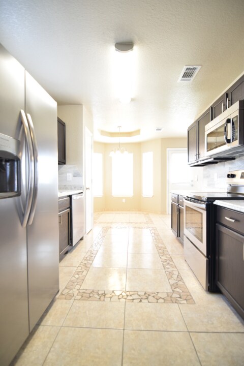 Foto del edificio - 3404 Driftwood Dr
