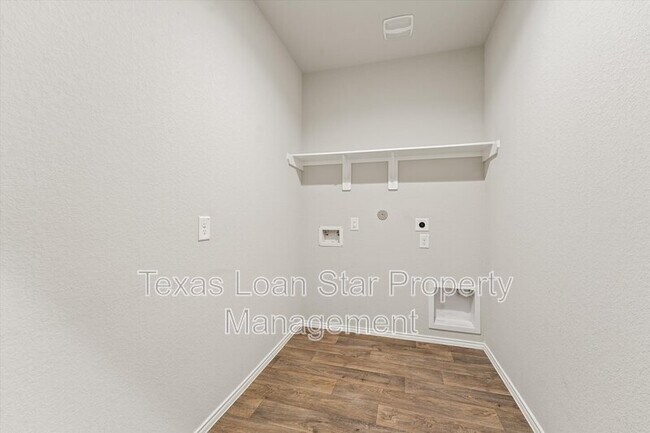 Building Photo - 21143 Waze Lewis Dr
