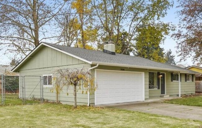 Building Photo - 2594 Hummingbird St NE