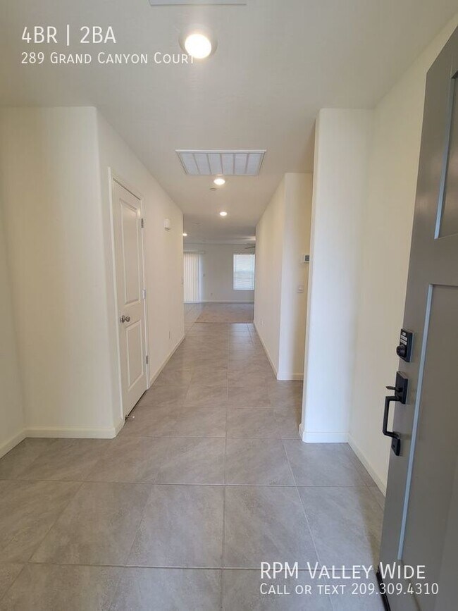 Building Photo - Brand New 4 bedroom 2 bath home available ...