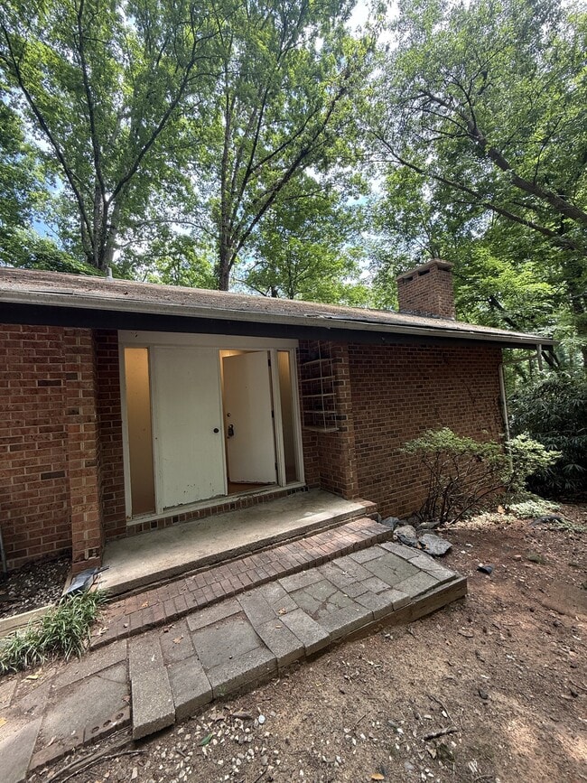 Building Photo - 44 Davie Cir
