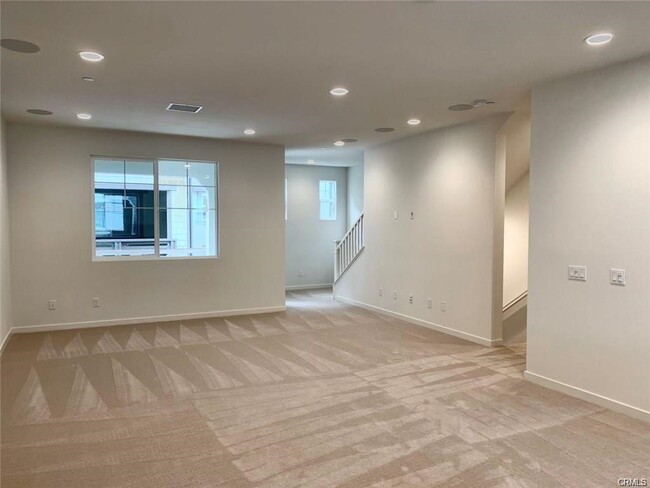 Building Photo - 336 Vintage Way