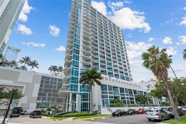 Foto del edificio - 480 NE 30th St