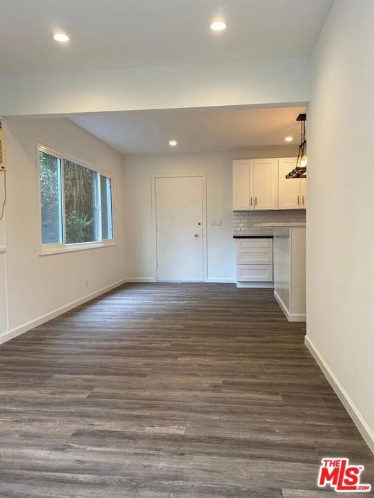 Foto del edificio - 8331 Blackburn Ave