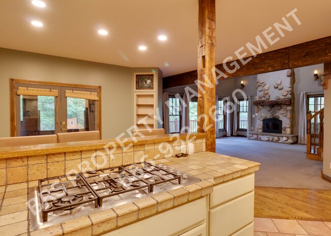 Building Photo - Gorgeous Country Living with 5 Bd and 4 Ba