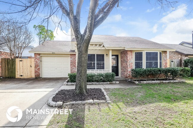 Building Photo - 4644 Baytree Dr
