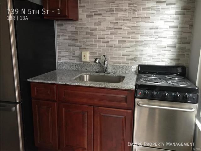 Building Photo - 1st floor: 1 Bedroom / 1 Bathroom in Allen...