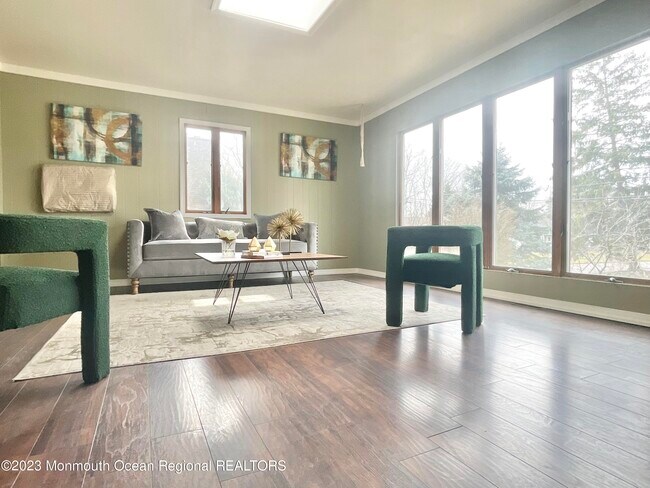 Foto del edificio - 585 Shady Ln