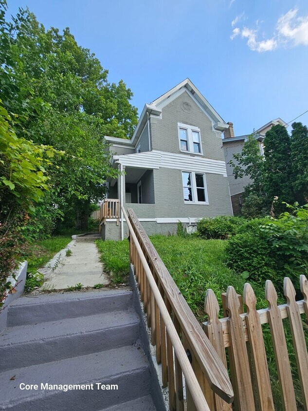 Primary Photo - Updated 1 bedroom 1 bath apartment for ren...