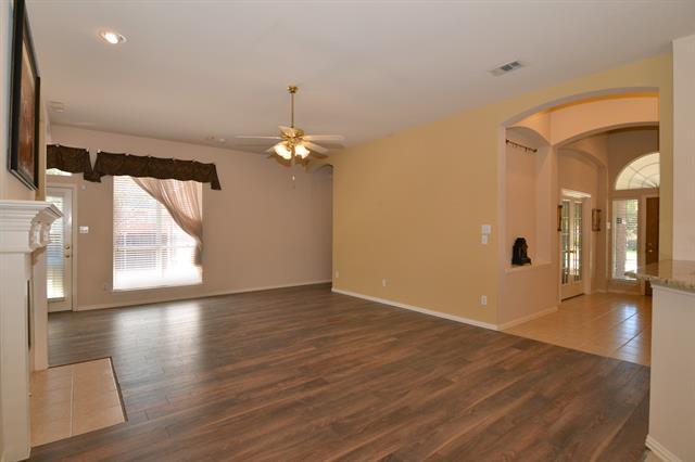 Foto del edificio - 8416 Firewheel Ln
