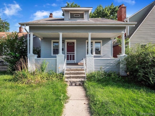 Building Photo - 321 E Saratoga St