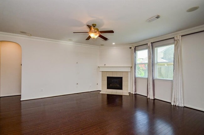 Building Photo - 7015 Baitland Dr